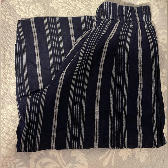GAP Navy and White striped wide leg cropped pants, size M - Picture 1 of 4